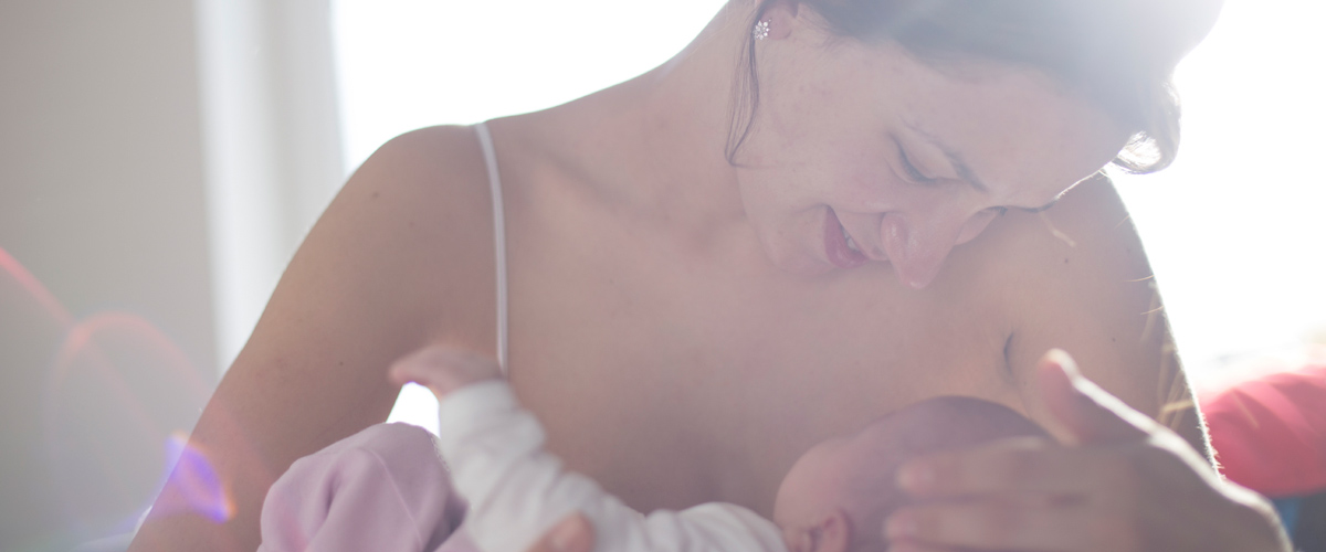 4 Tips on How to Breastfeed