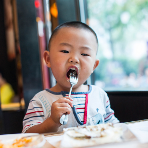 Japanese-School-Kids-Make-Lunch-Every-Day-2