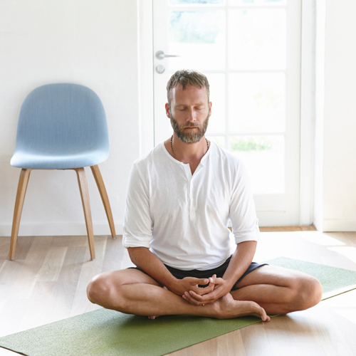 How-Meditation-Can-Keep-You-Young-Hot-and-Sexy-2