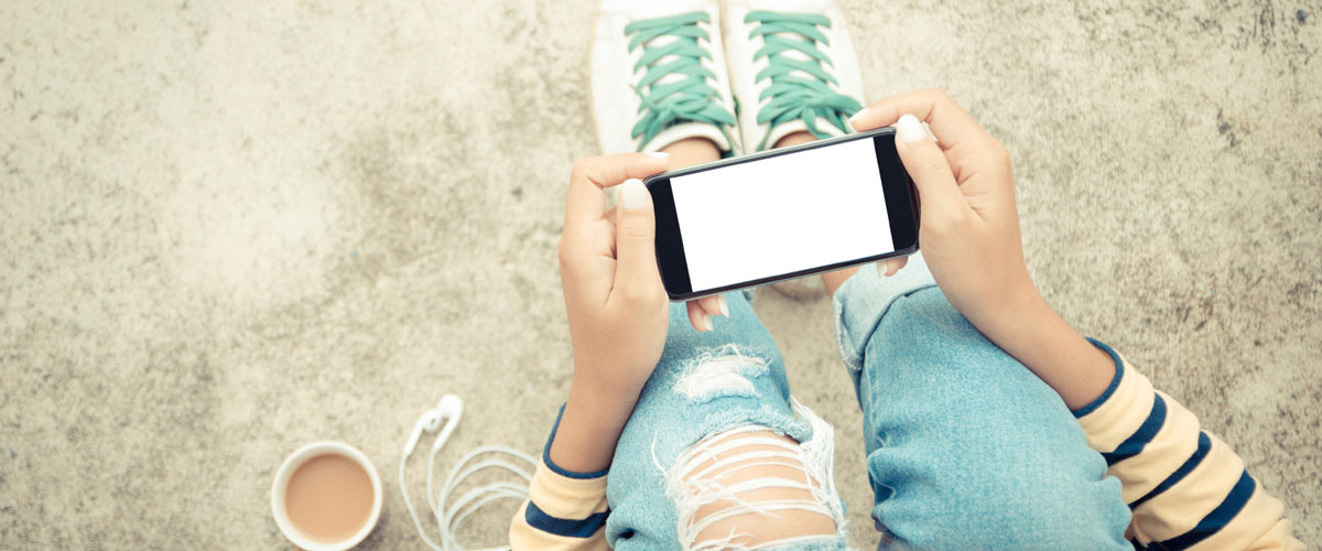 3 Reasons Your Smartphone Could Be Ruining Your Relationship